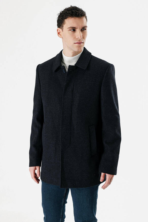 Classic, comfortable fit, oversized, wool coat. - 10