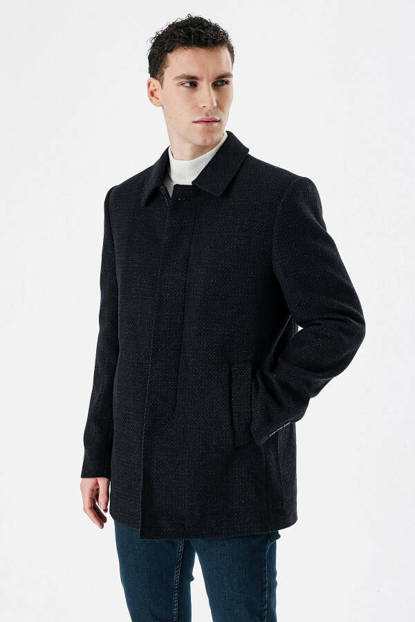 Classic, comfortable fit, oversized, wool coat. - 12