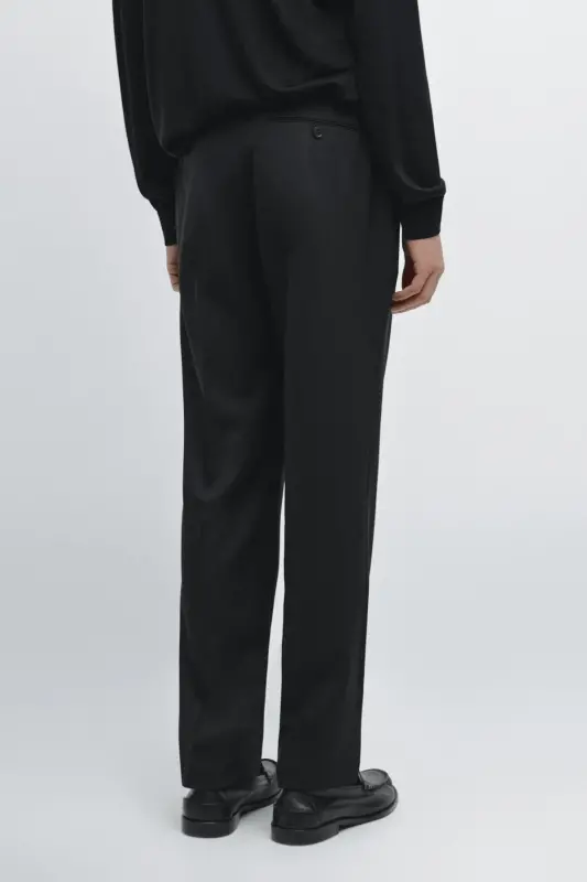 Classic fit, 100% wool trousers. - 7