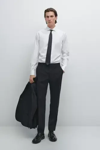 Classic fit, 100% wool trousers. - 1