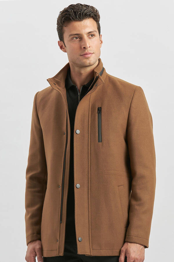 Classic, slim fit, quilted lined coat. - 8