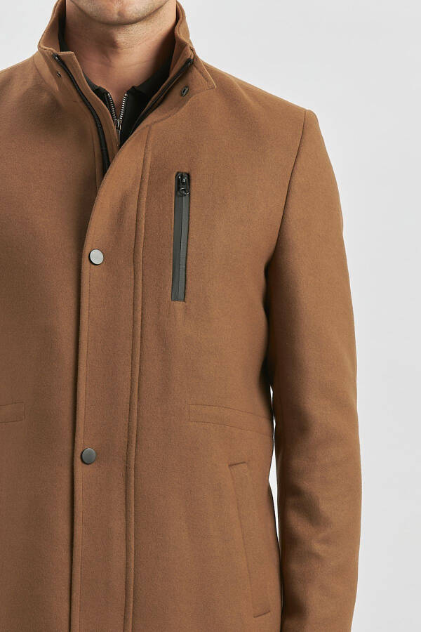 Classic, slim fit, quilted lined coat. - 12