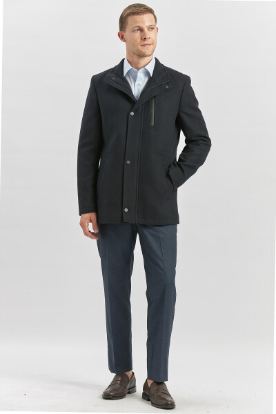 Classic, slim fit, quilted lined coat. - 8