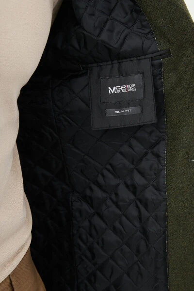 Coat with buttoned collar - 5