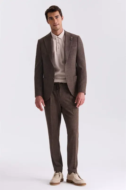 Coffee Slim Fit Mono Collared Patterned Sports Suit - JAKAMEN