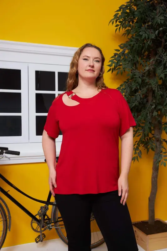 Collar Ring Detailed Plus Size T-Shirt Red - 1