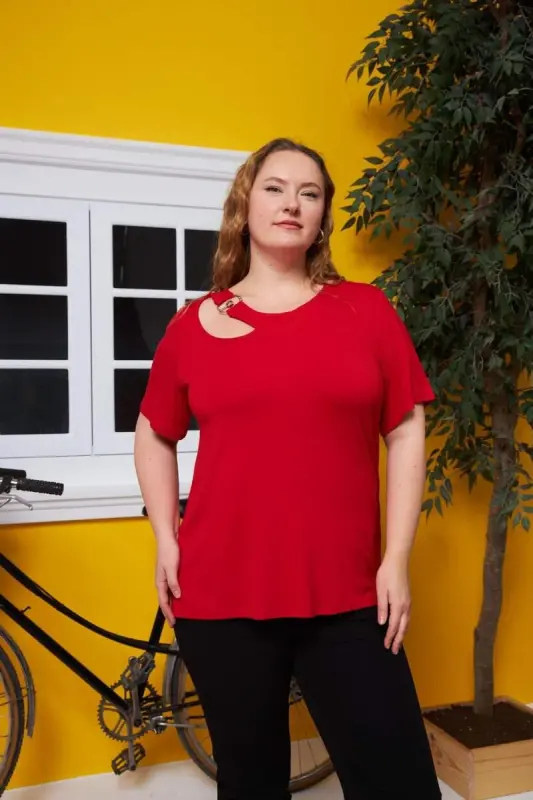 Collar Ring Detailed Plus Size T-Shirt Red - BÜYÜKBEDENIZ