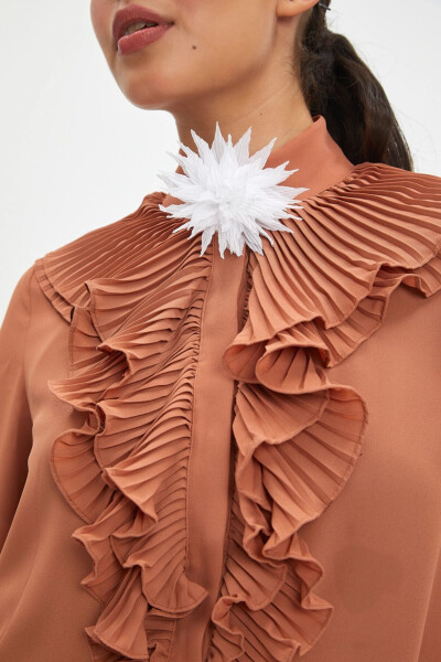 Collared Cinnamon Shirt 40256 with Ruffle and Flower Brooch - 4