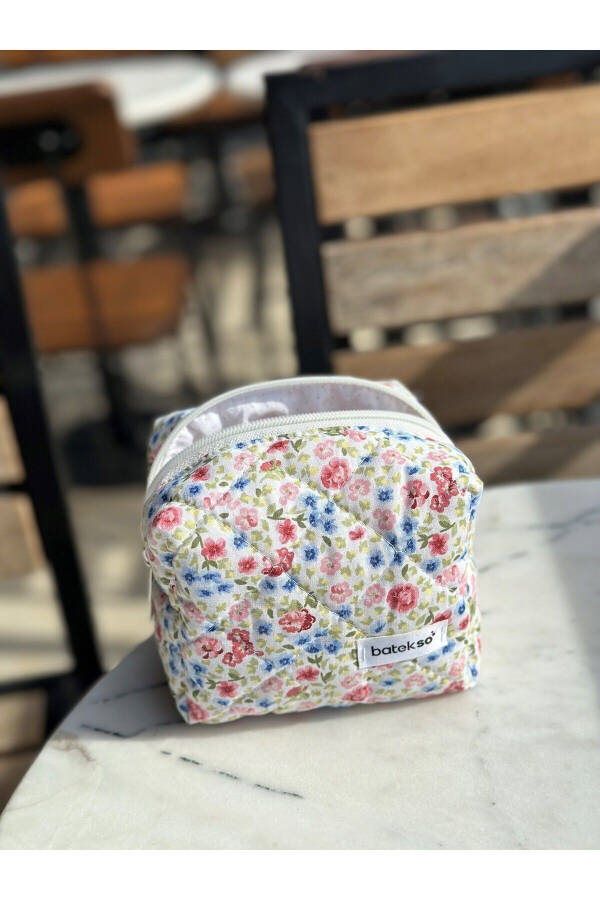 Colorful Flower Pattern Makeup Bag - Small Size - 6