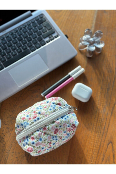 Colorful Flower Pattern Makeup Bag - Small Size - 7