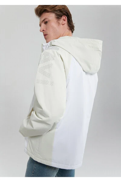 Colour-Blocked Beige Regular Fit Jacket - MAVI