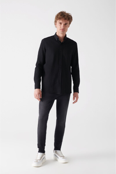 Comfort fit, black seersucker button-down shirt. - 10