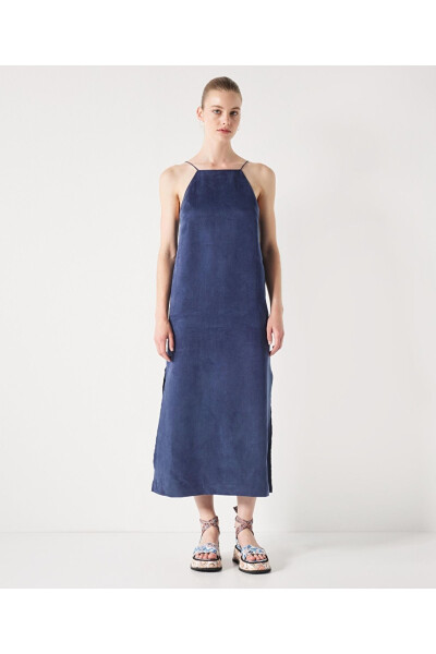 Comfortable dress with a slit. - İPEKYOL