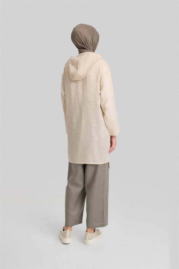 Comfortable, file-detailed tunic. 24Y4020 Moonstone color. - 10