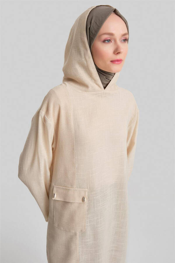 Comfortable, file-detailed tunic. 24Y4020 Moonstone color. - 3