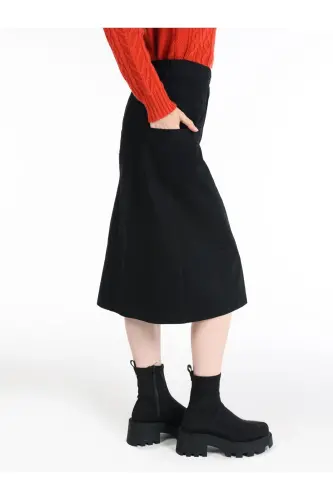 Comfortable fit, pocket detailed, maxi black women's skirt. - 4