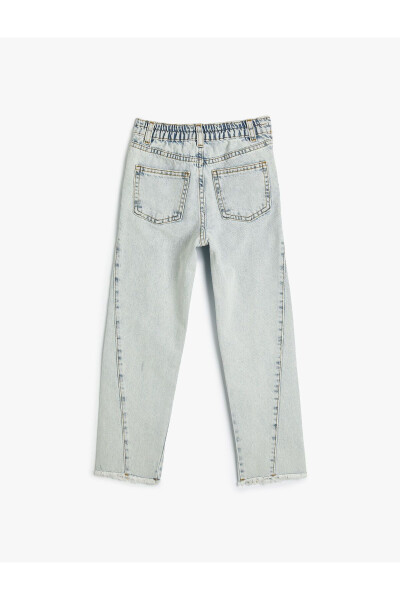 Comfortable, loose-fitting cotton jeans. - 5