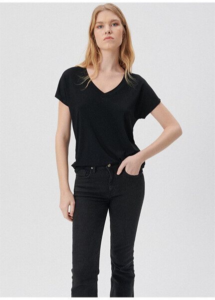 Comfortable, plain black t-shirt for women. - 7