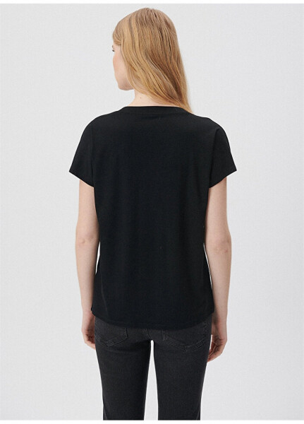 Comfortable, plain black t-shirt for women. - 10