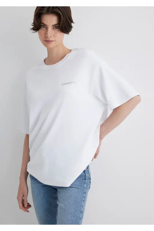 Consistency Baskılı Beyaz Futbolka Oversize / Keng - 2