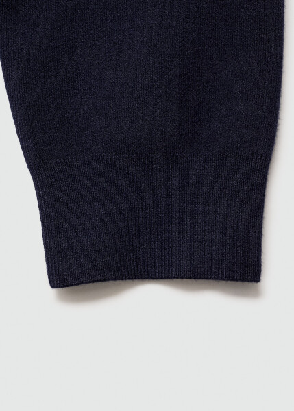 Contrast collar, navy blue sweater. - 18