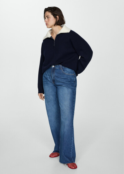 Contrast collar, navy blue sweater. - 20