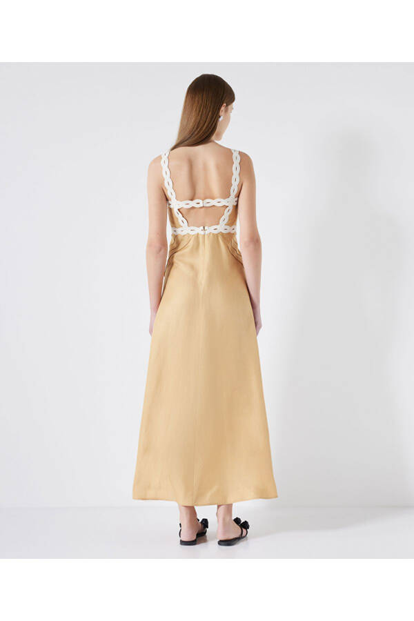 Contrast detail dress - 5