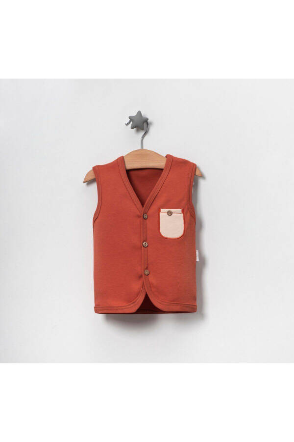 Cotton baby vest with pocket and button details. - 1