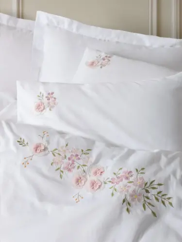Cotton Box 3D Nakışlı Çift Kişilik Saten Nevresim Takımı Floret Beyaz - NEVRESIMDUNYASI (1)