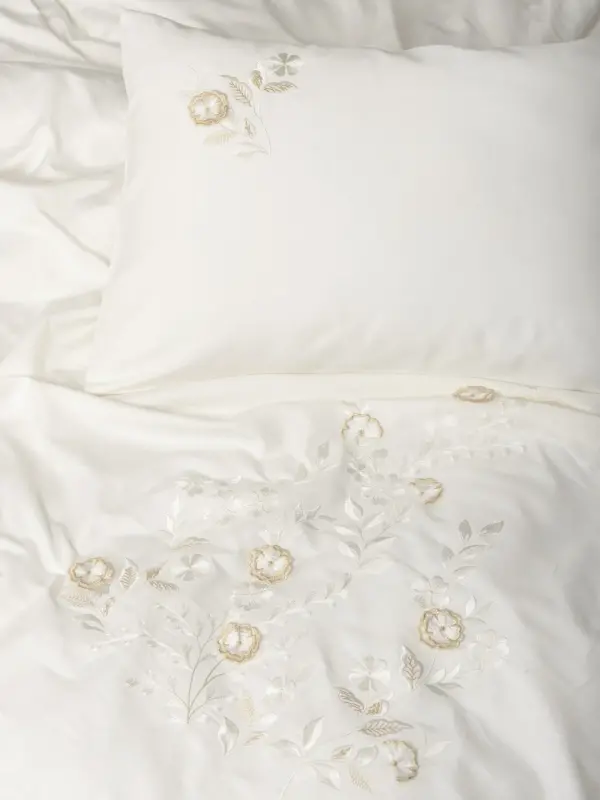 Cotton Box 3D Nakışlı Çift Kişilik Saten Nevresim Takımı Gilded Ekru - 2