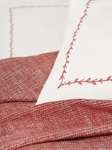 Cotton Box Embrova Chenille Double Bedspread/Pike Set Loom Burgundy - 2