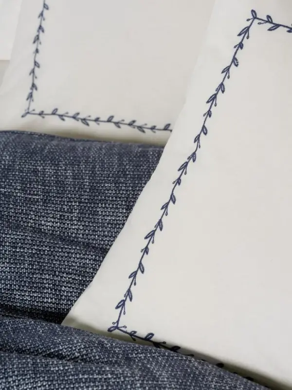 Cotton Box Embrova Chenille Double Bedspread/Pike Set Loom Navy Blue - 2