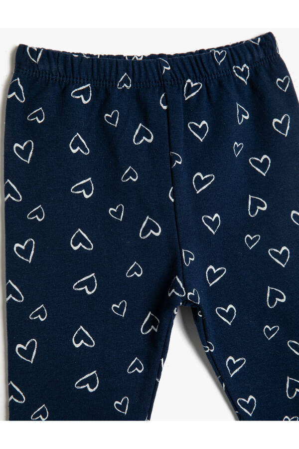 Cotton leggings with elastic waistband and heart print. - 3