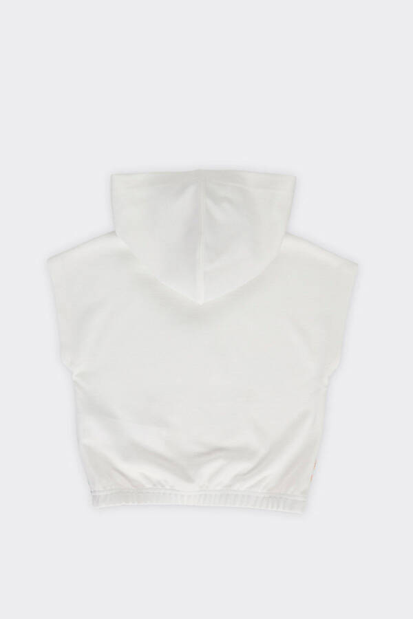 Creamy-colored hoodie with a kangaroo pocket and a girl's design. - 3
