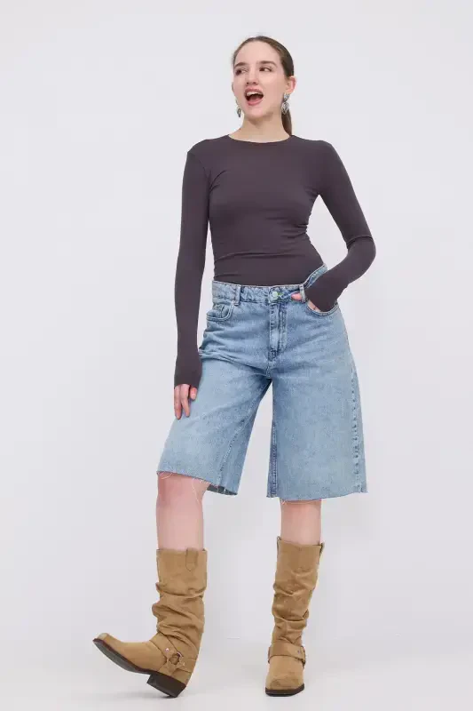 Crew Neck Basic Blouse B1496-DK2-Coffee - 1