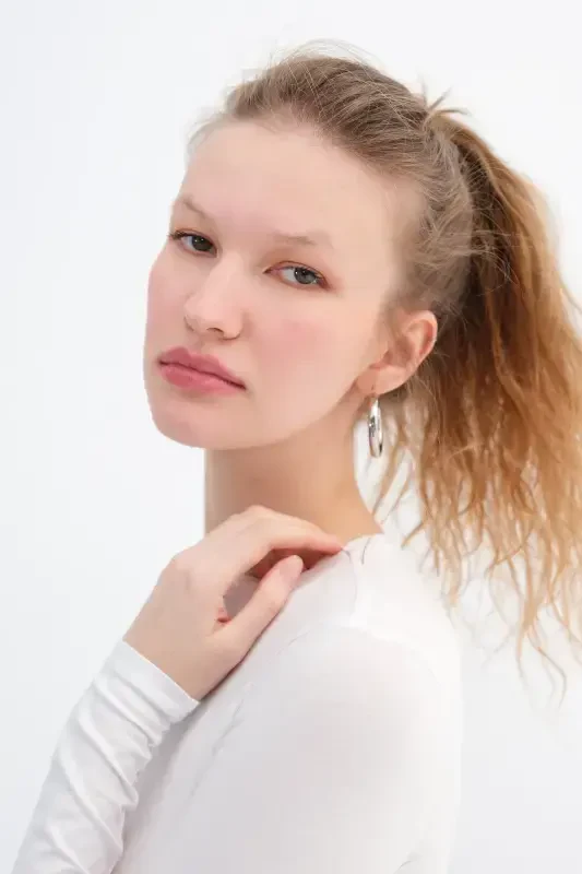 Crew Neck Basic Blouse B1496-dk2-White - 2