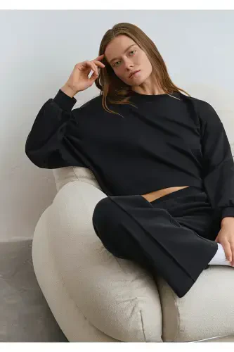 Crew Neck Black Sweatshirt 1s10061-900-Black - 1