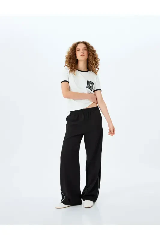 Crew Neck Embroidered Detail Short Sleeve T-Shirt - 2