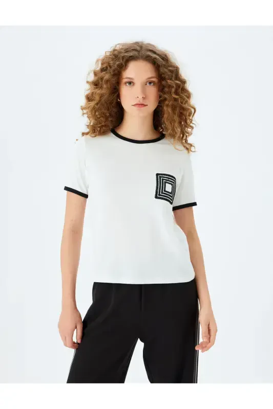 Crew Neck Embroidered Detail Short Sleeve T-Shirt - 3