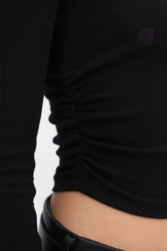 Crew Neck Ruched Side Basic Blouse B4164-U13 - 3