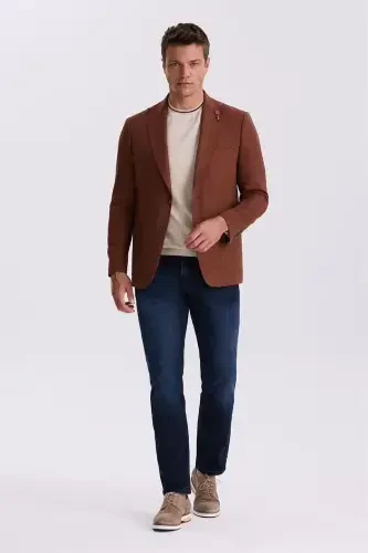 Crimson Classic Fit Swallow Collar Pocketed Jacket - 1