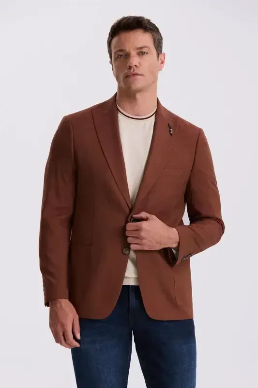 Crimson Classic Fit Swallow Collar Pocketed Jacket - 2