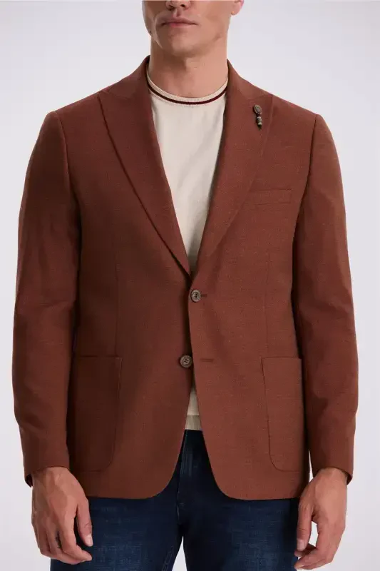 Crimson Classic Fit Swallow Collar Pocketed Jacket - 3