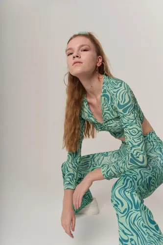Crop Model Esnek uzun Kol Volera Bluz Yeşil - Yeşil - 2
