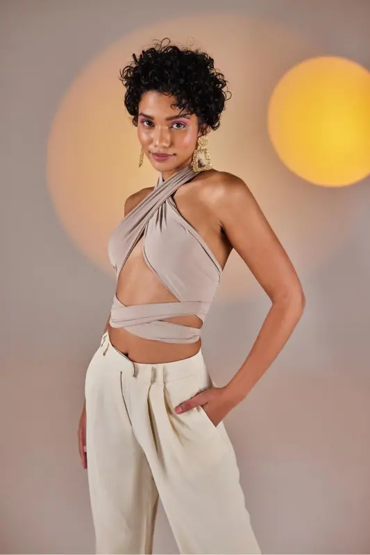 Crop Model Tie-Wrap Top Beige - 8