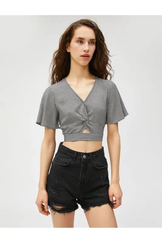 Crop Top V-Neck Window Detail V-Neck - 3
