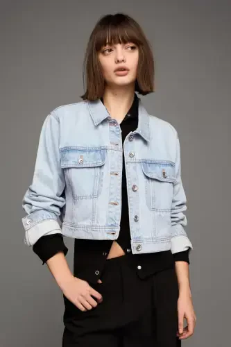 Cropped denim jacket - 1