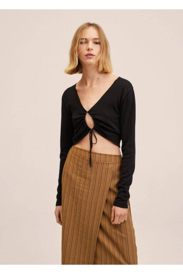Cut Out Detailed Knit Sweater - 1