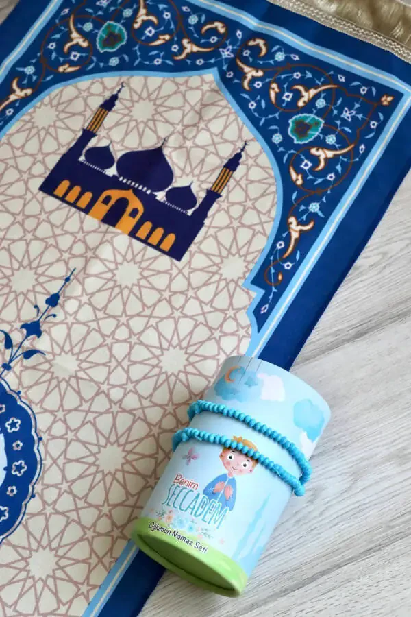 Cylinder Box Kids Prayer Rug Blue S1038 with Piggy Bank - 3
