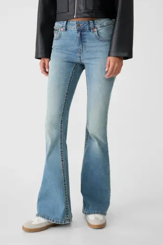 D04 düşük bel İspanyol paça jean-Açik mavi denim - STRADIVARIUS (1)